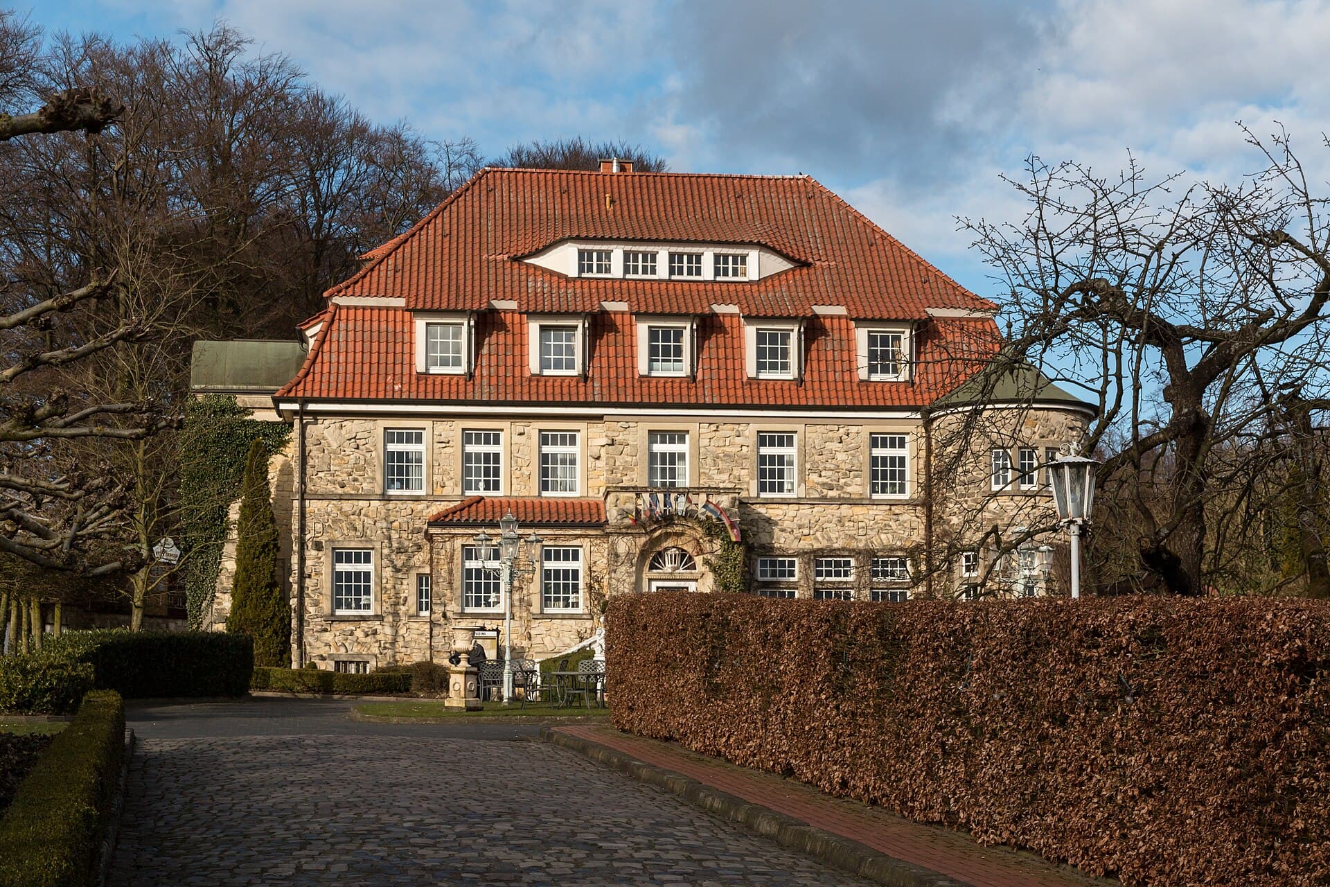 De voorkant van het hotel