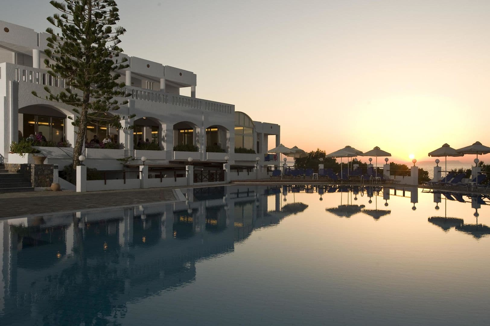 Maritimo Beach Hotel Sissi photo 5