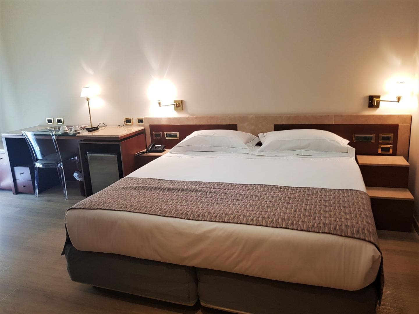 Astra Hotel foto 2