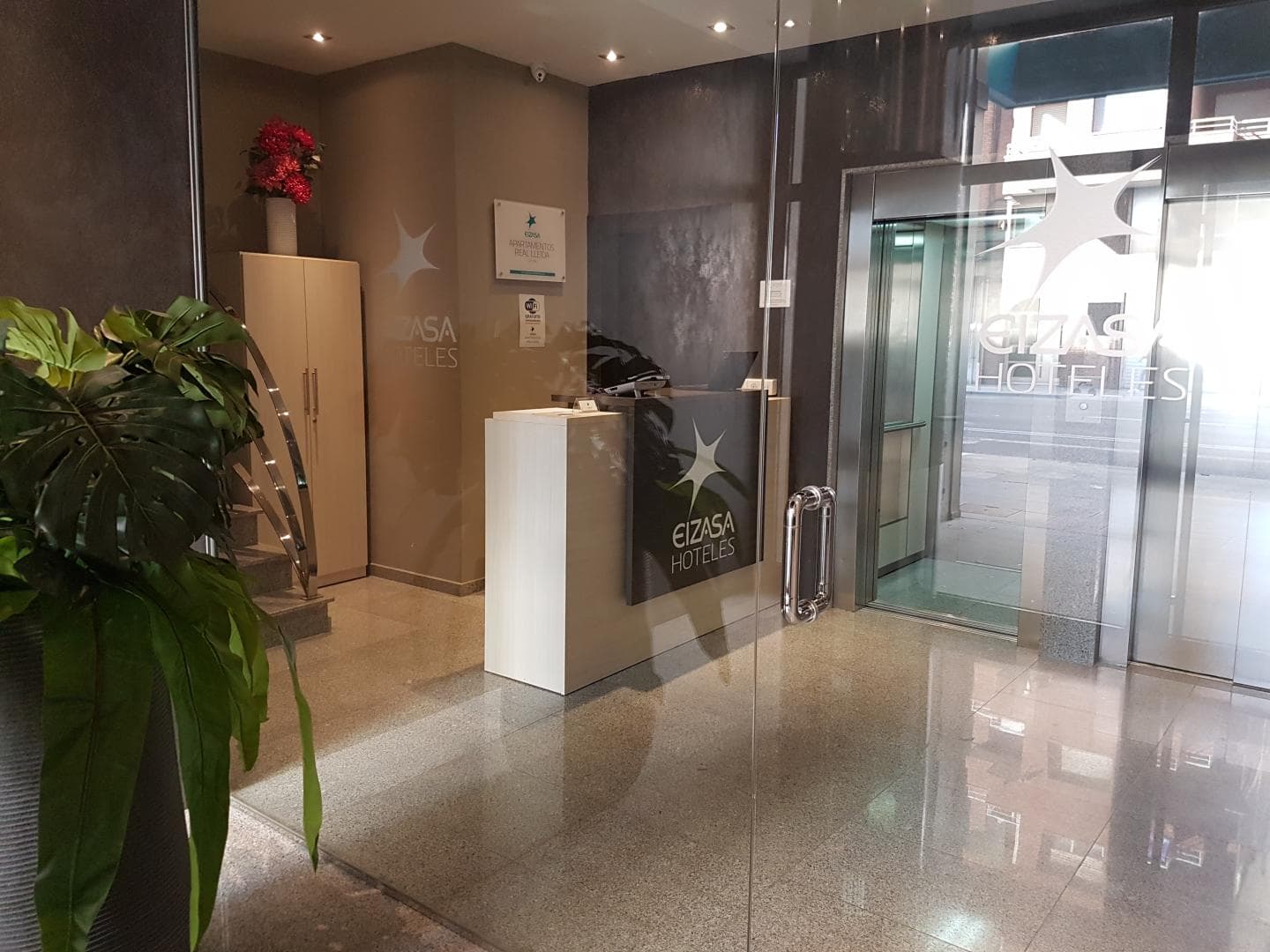 Apartamentos Real Lleida foto 3
