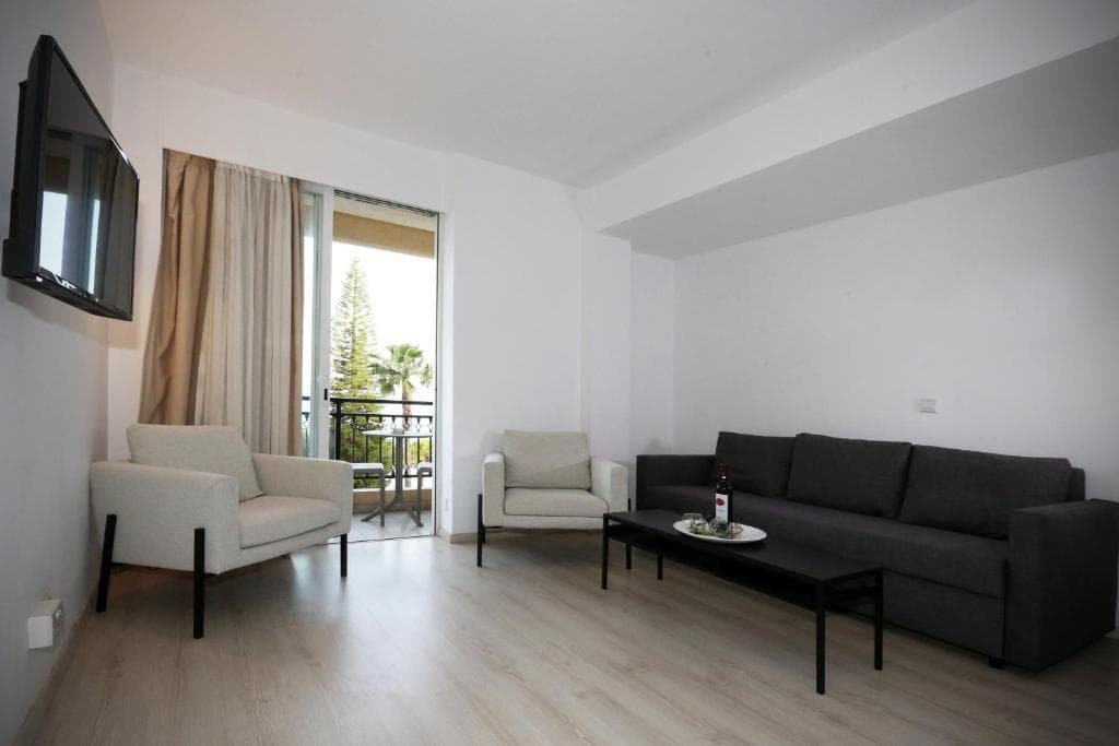 Pier Beach Hotel Apts Limasol photo 5