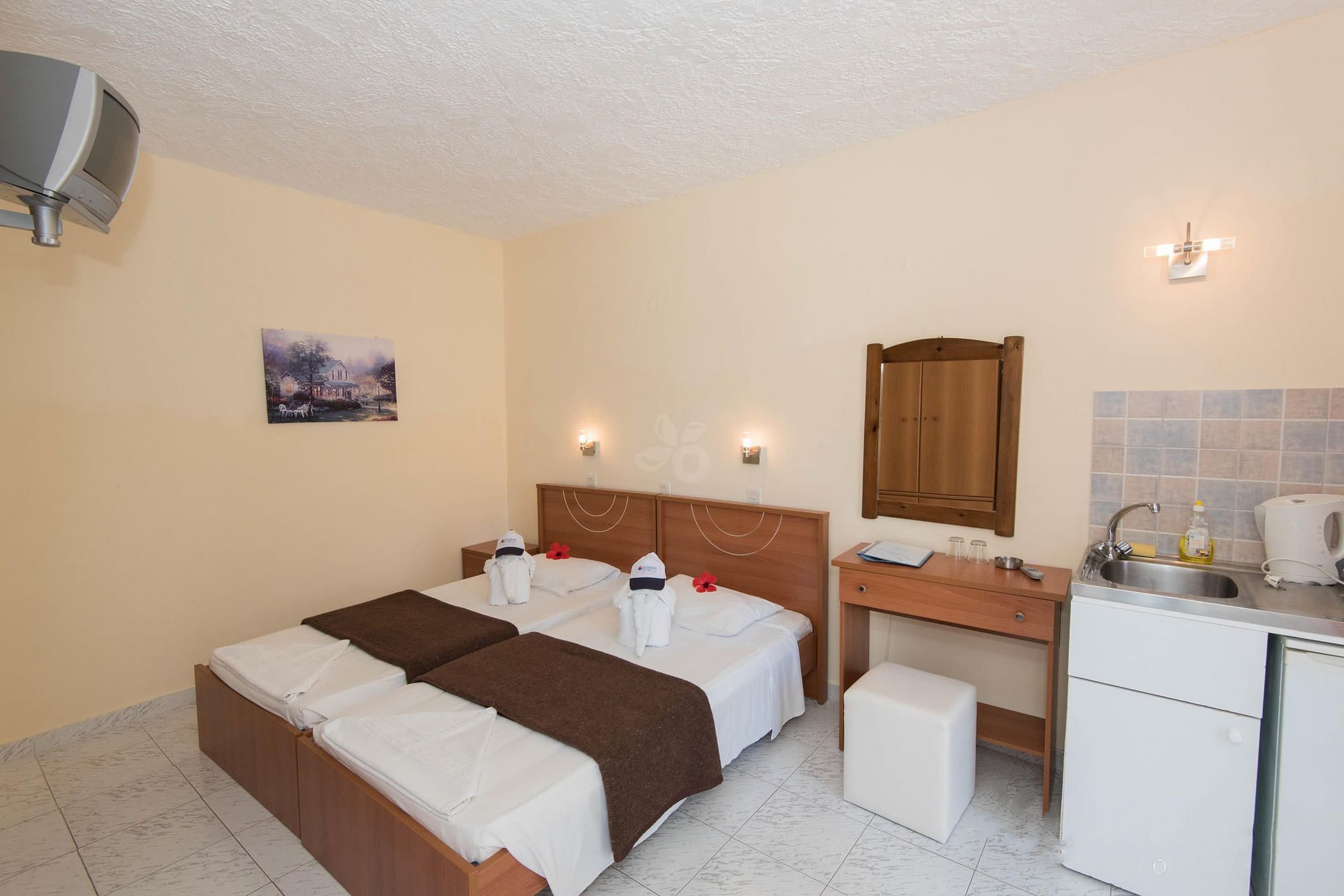 Leonidas Hotel & Studios foto 2