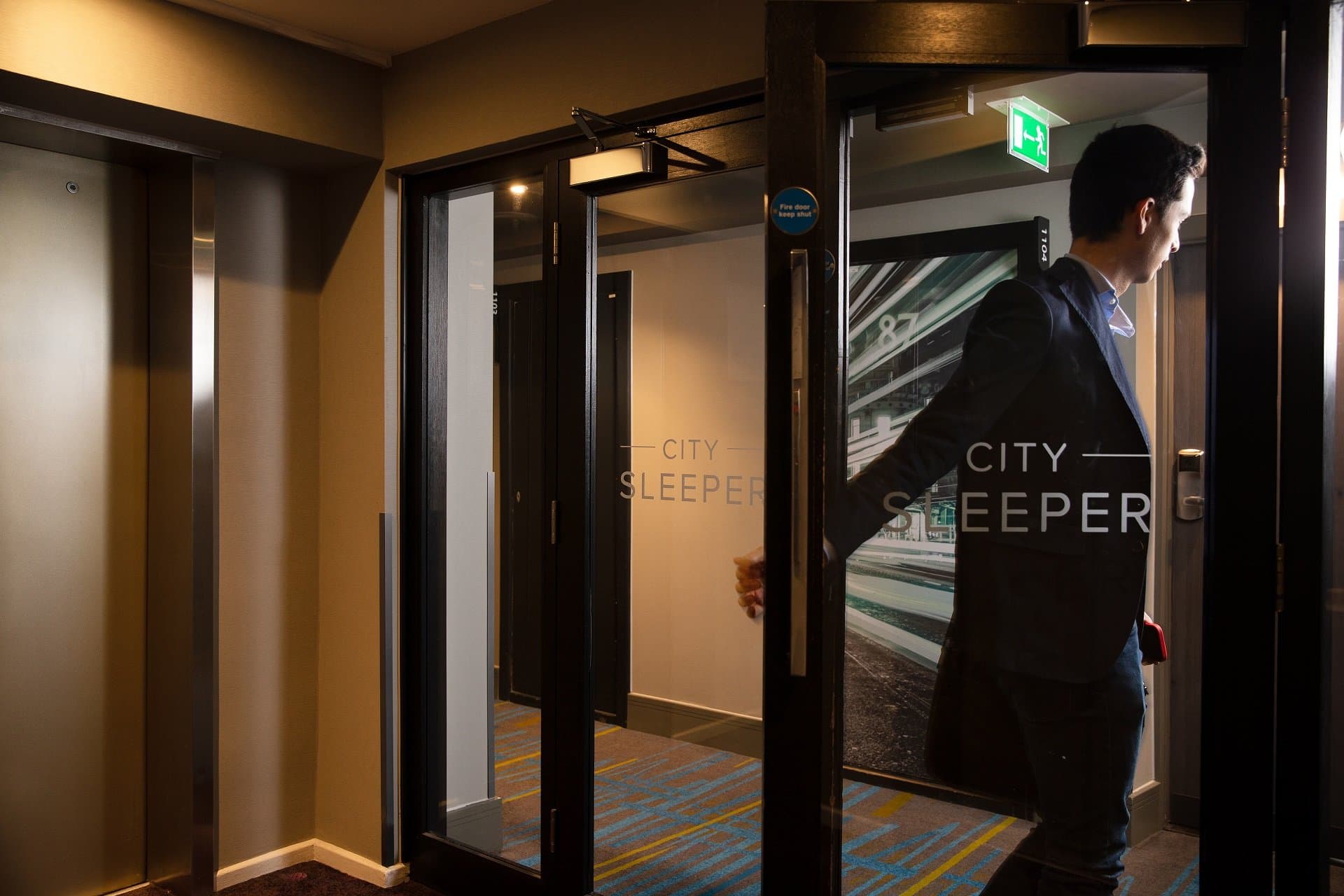 City Sleeper at Royal National Hotel foto 1