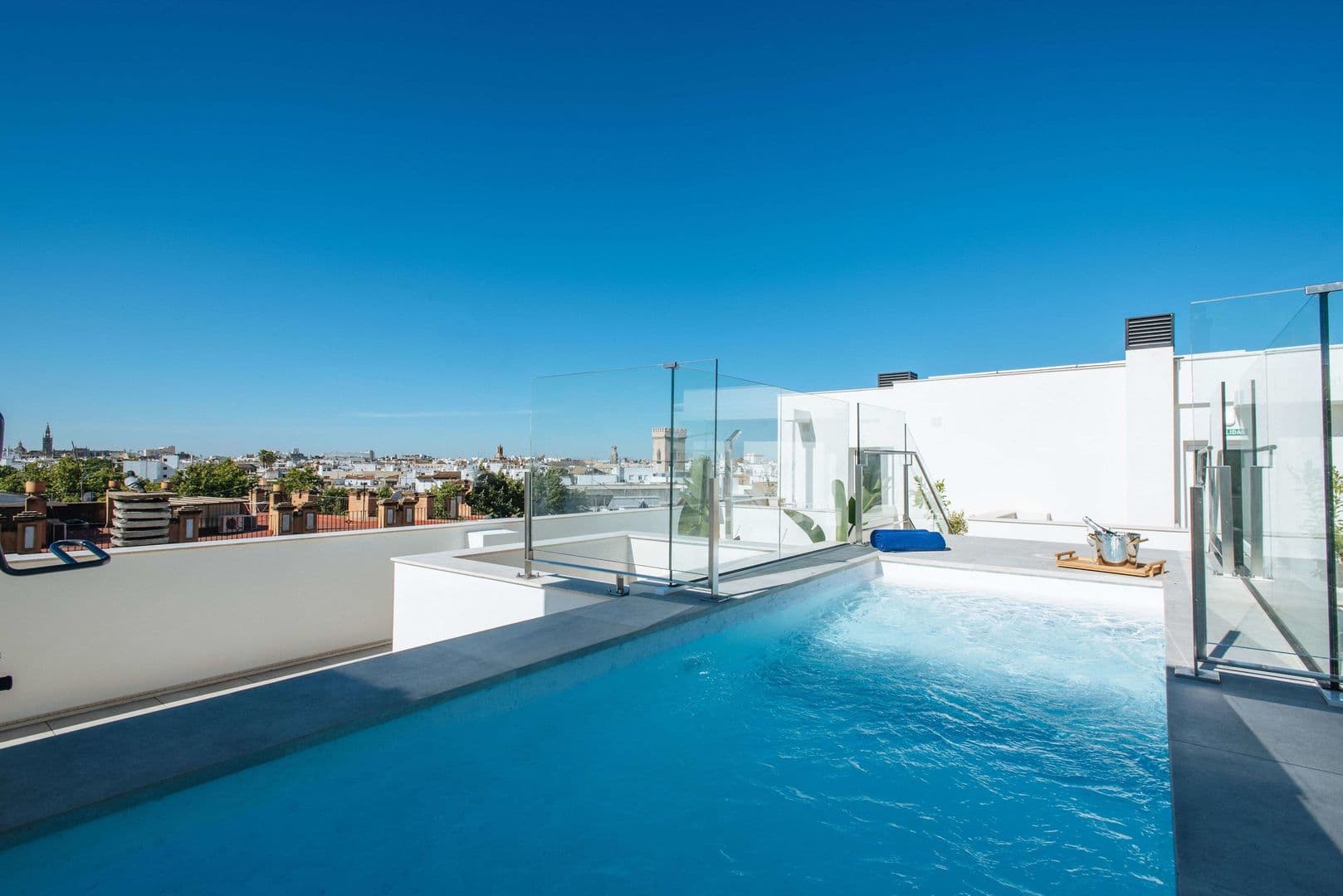 Sercotel Sevilla Guadalquivir Suites Sevilla photo 5