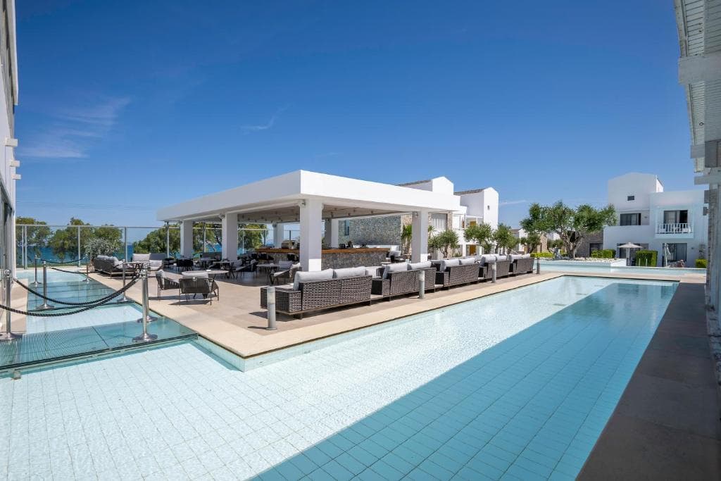 Diamond Deluxe Hotel