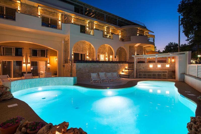 Deos Luxury Suites foto 4