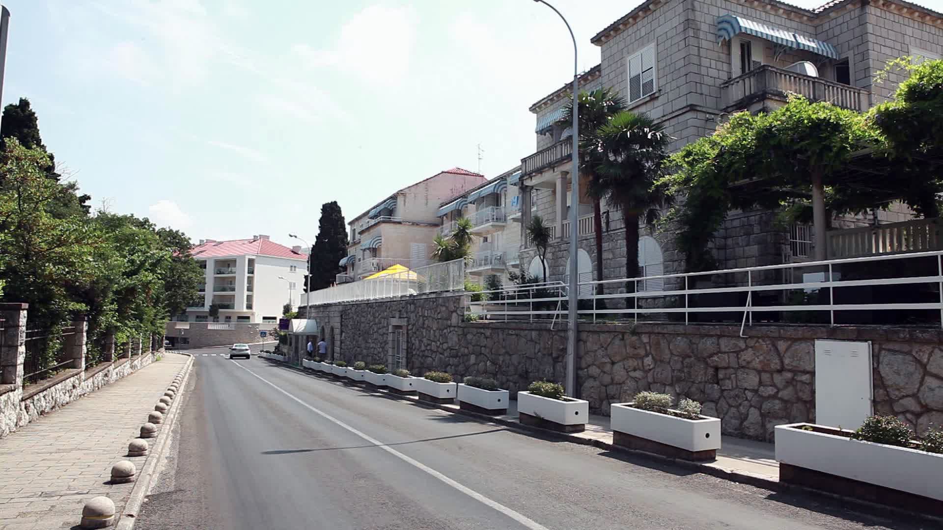 Komodor foto 2