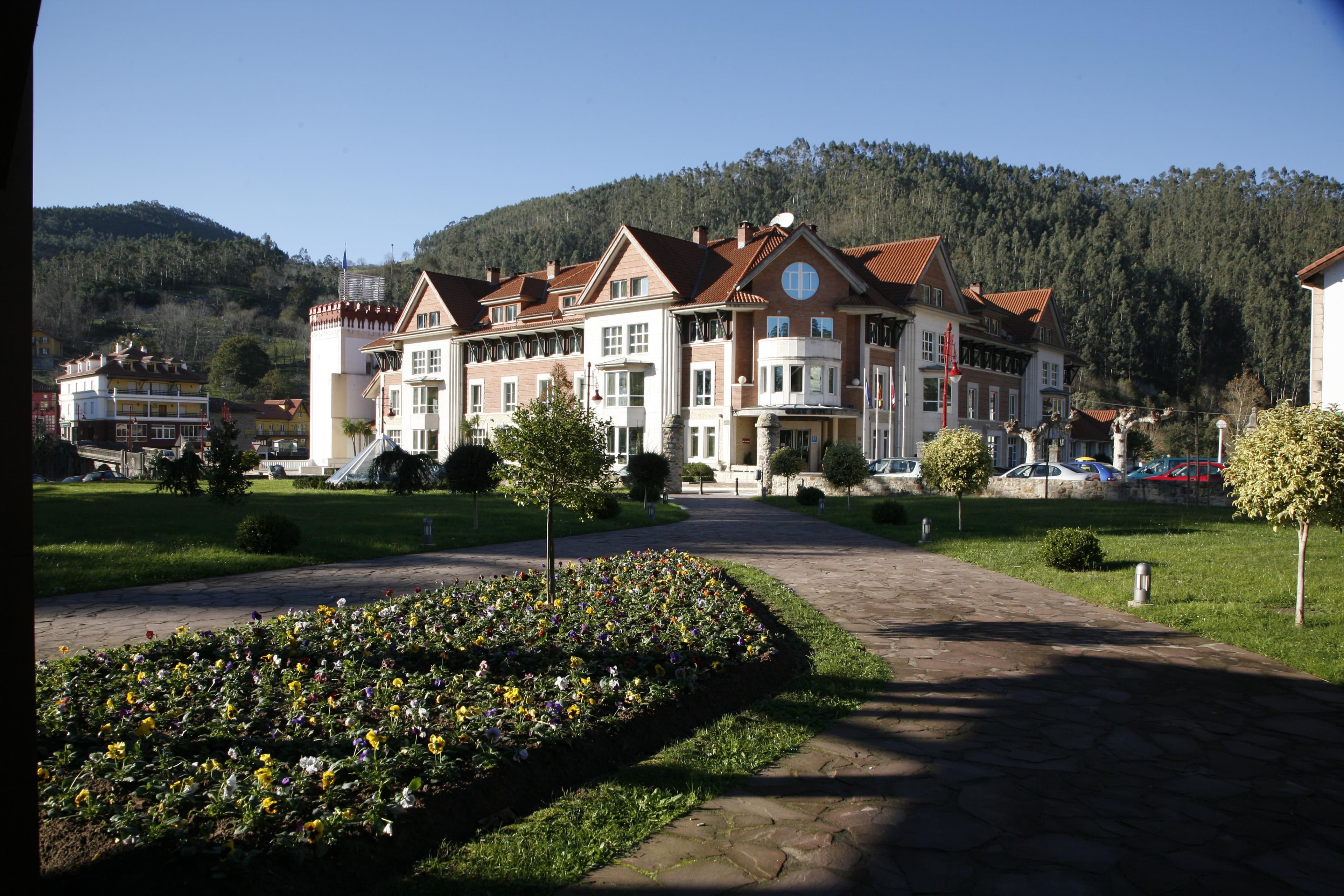 Gran Hotel Balneario de Puente Viesgo foto 1