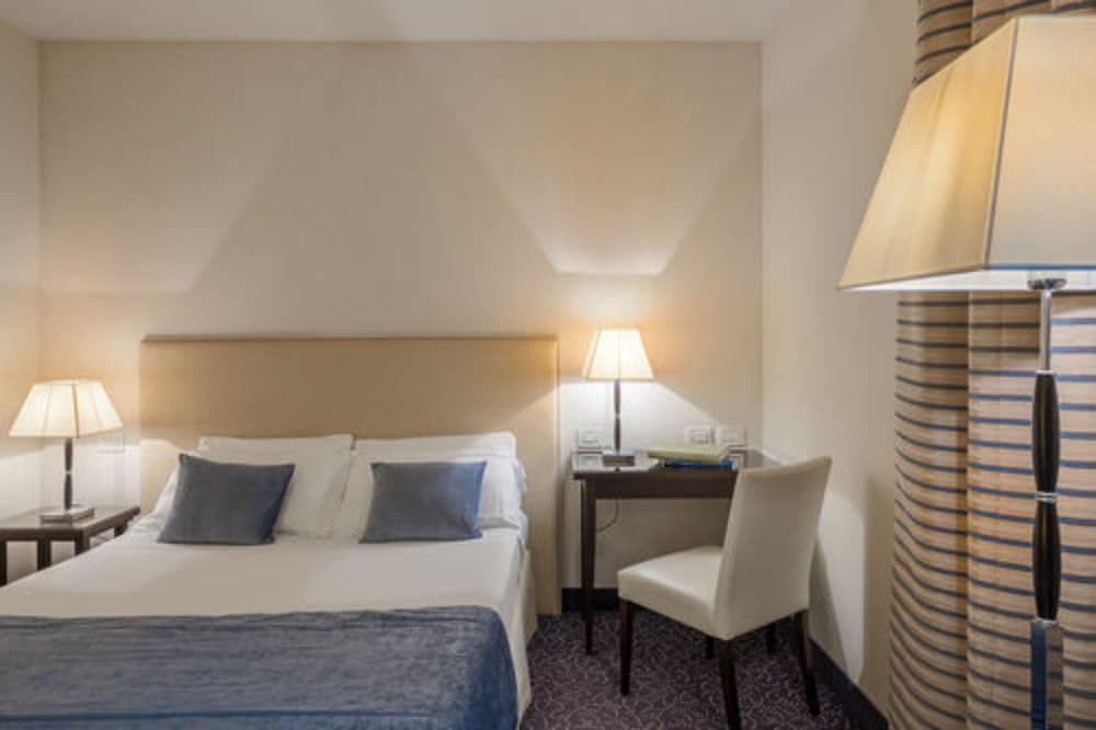 Hotel Nazionale Desenzano del Garda photo 5