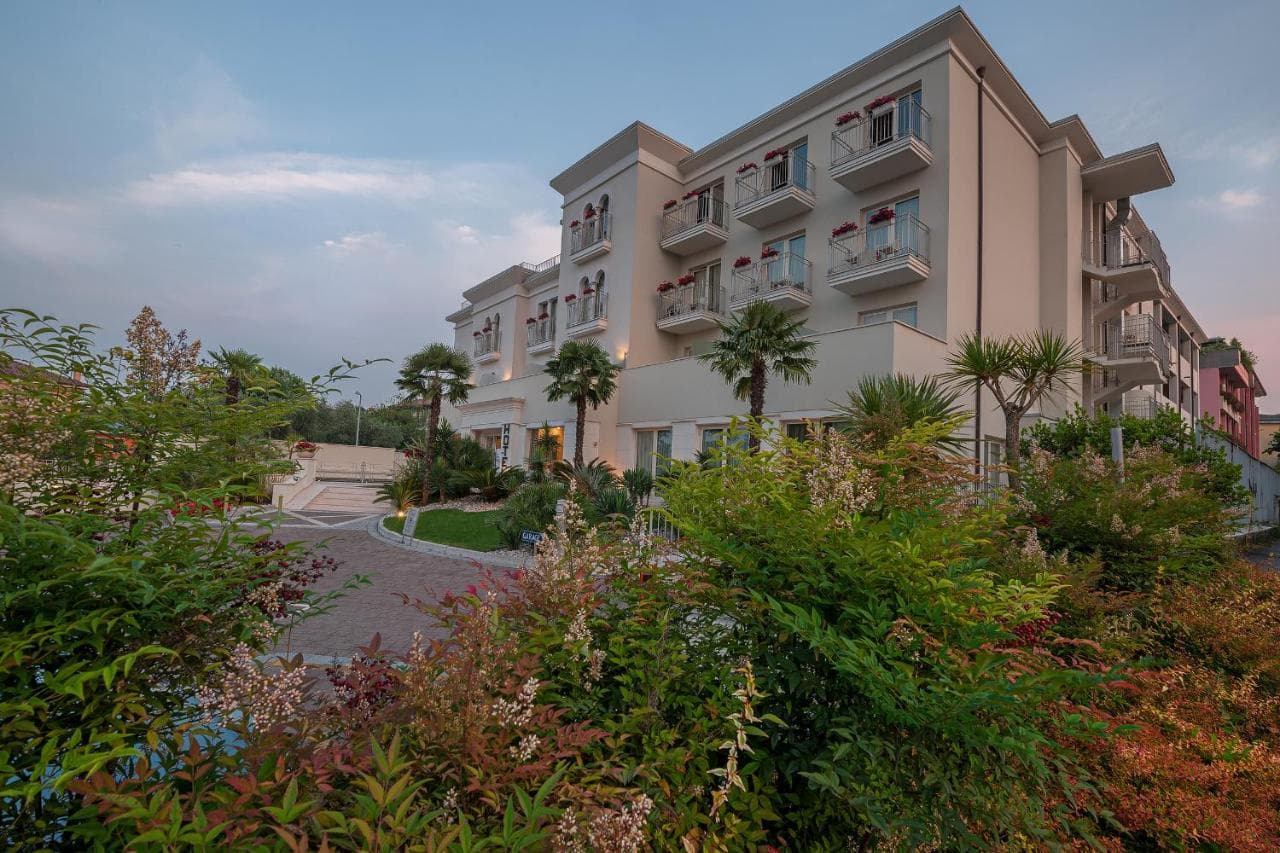 Hotel Nazionale Desenzano del Garda photo 5