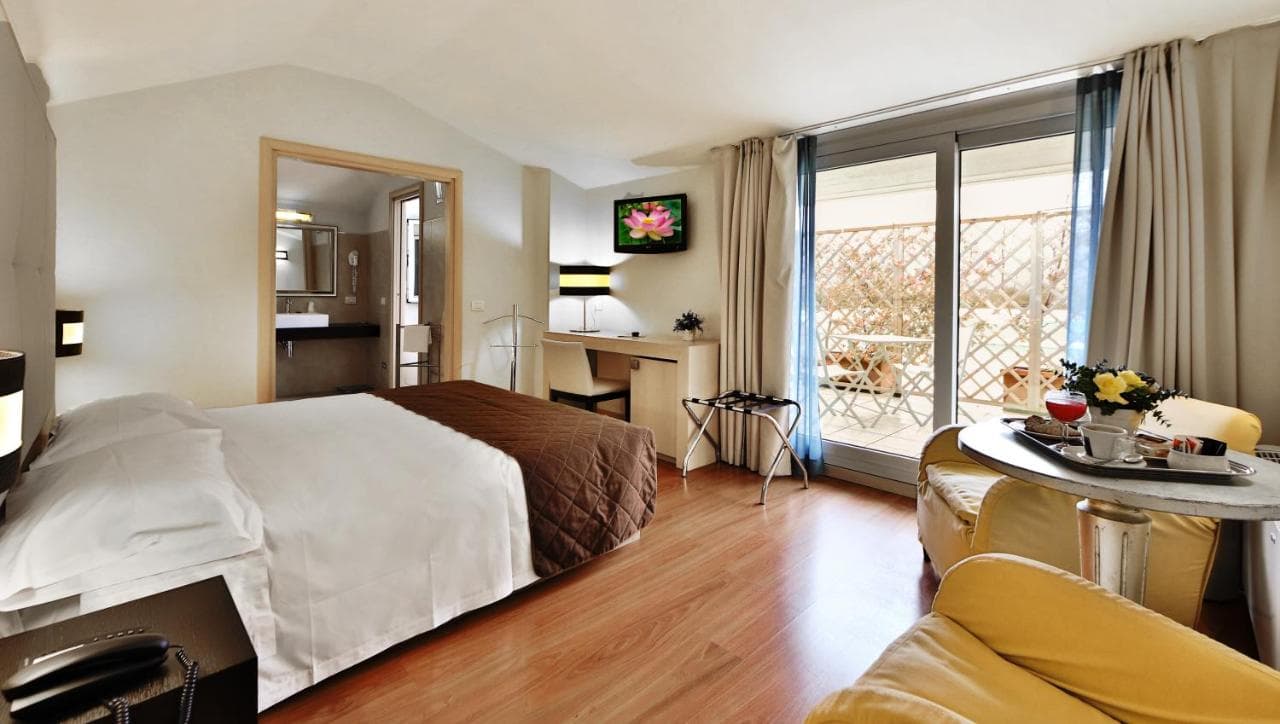 Hotel Regal & Apartments Brescia photo 5