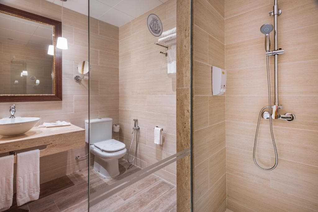 Hotel GHT Neptuno Tossa de Mar photo 5