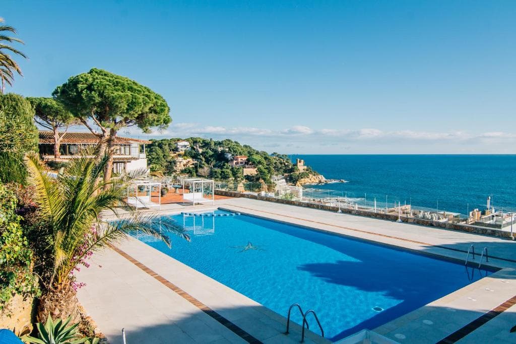 Hotel Roger De Flor By Seleqtta Lloret de Mar photo 5