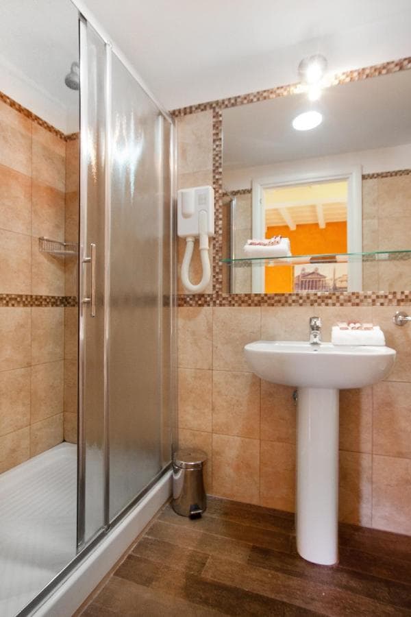 Pantheon Inn foto 3