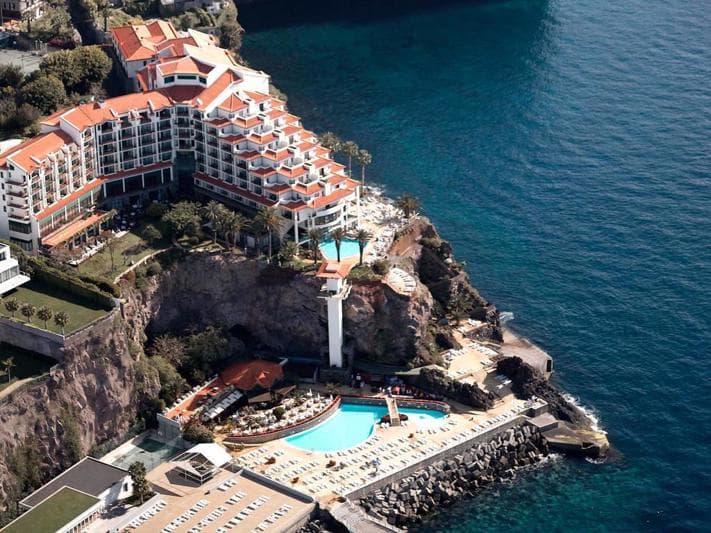 The Cliff Bay foto 2