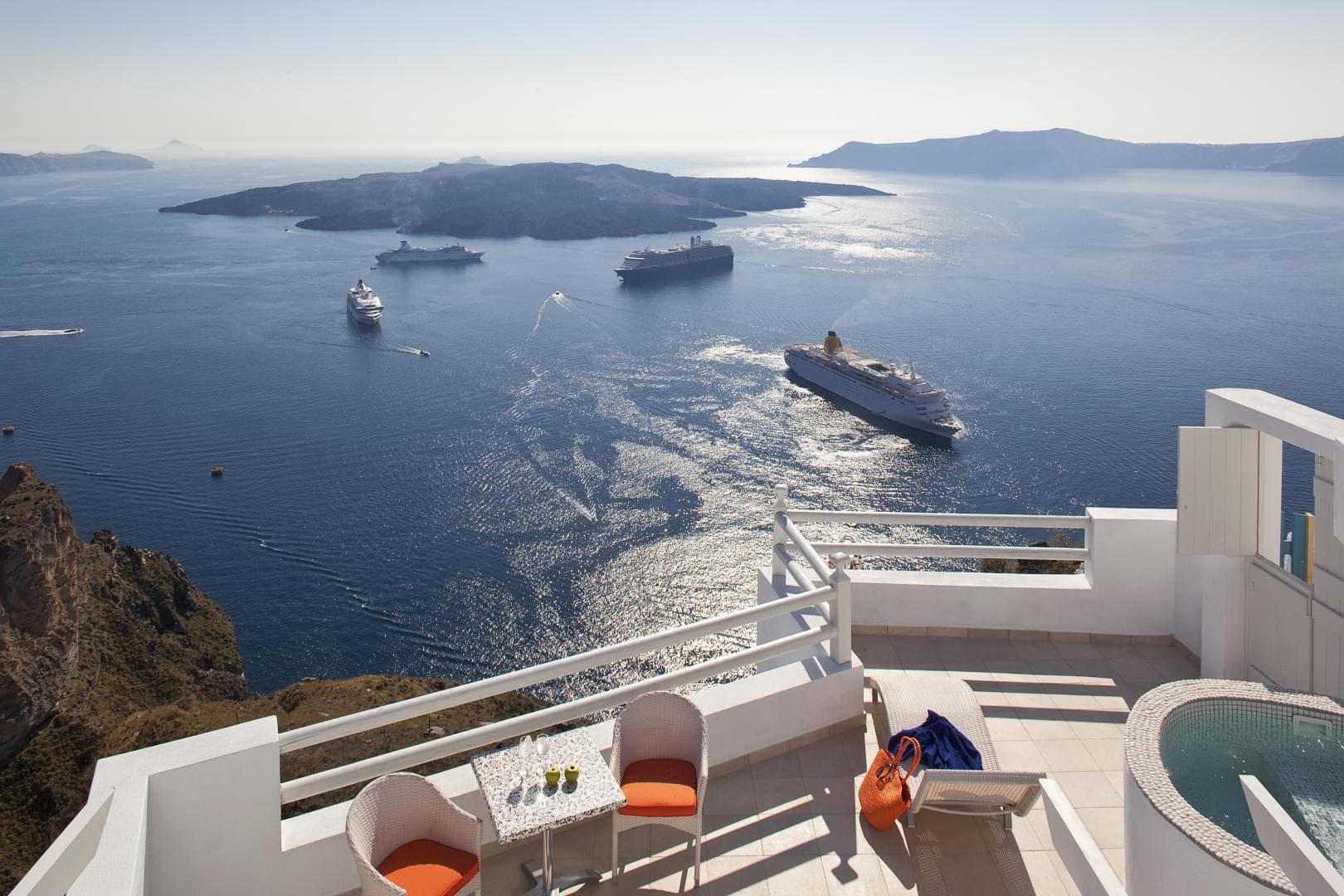 Adamant Suites Fira photo 5