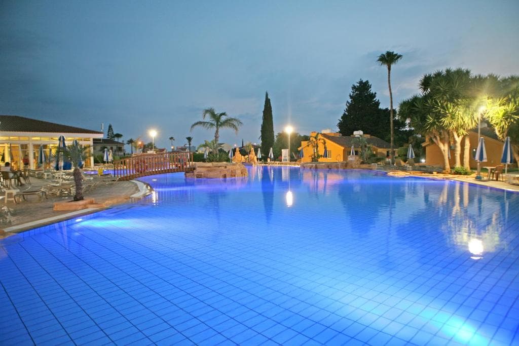 The Makronisos Holiday Village foto 1