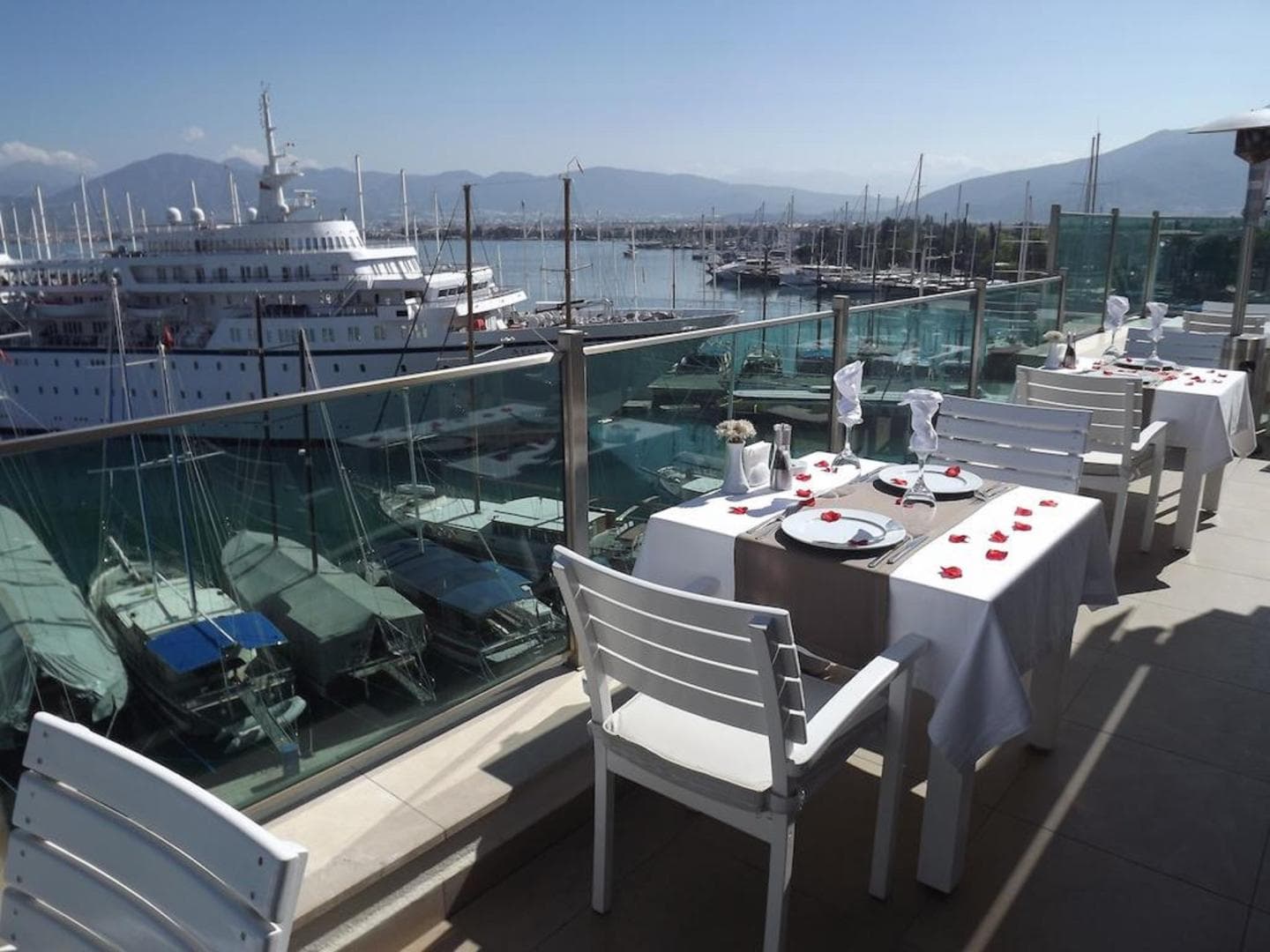 Alesta Yacht Hotel foto 2