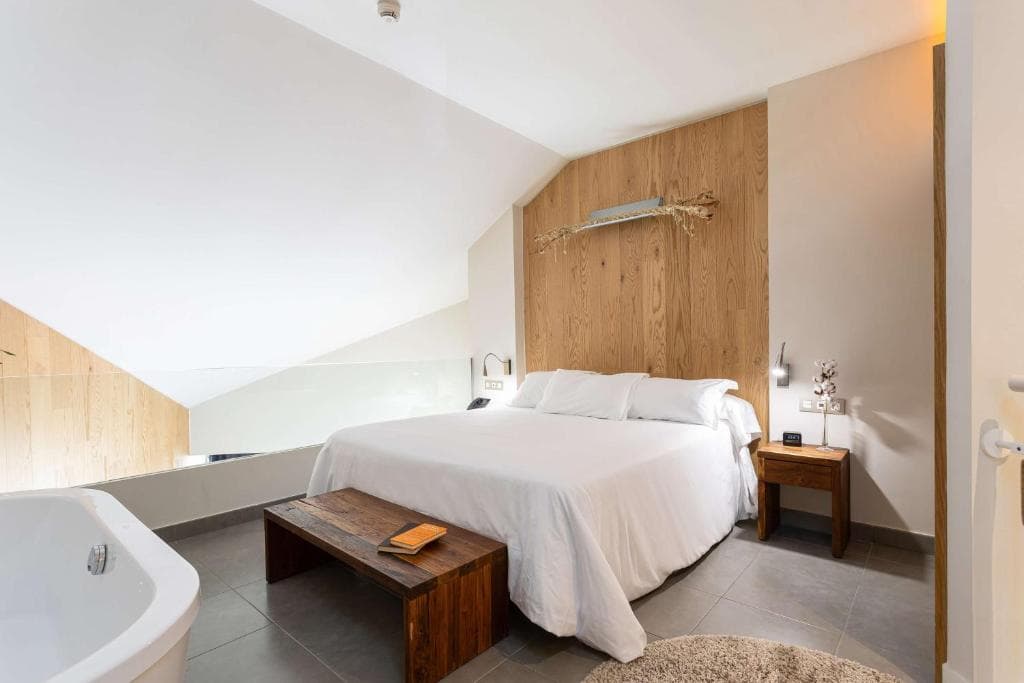 Higueron Hotel Malaga, Curio Collection by Hilton foto 2