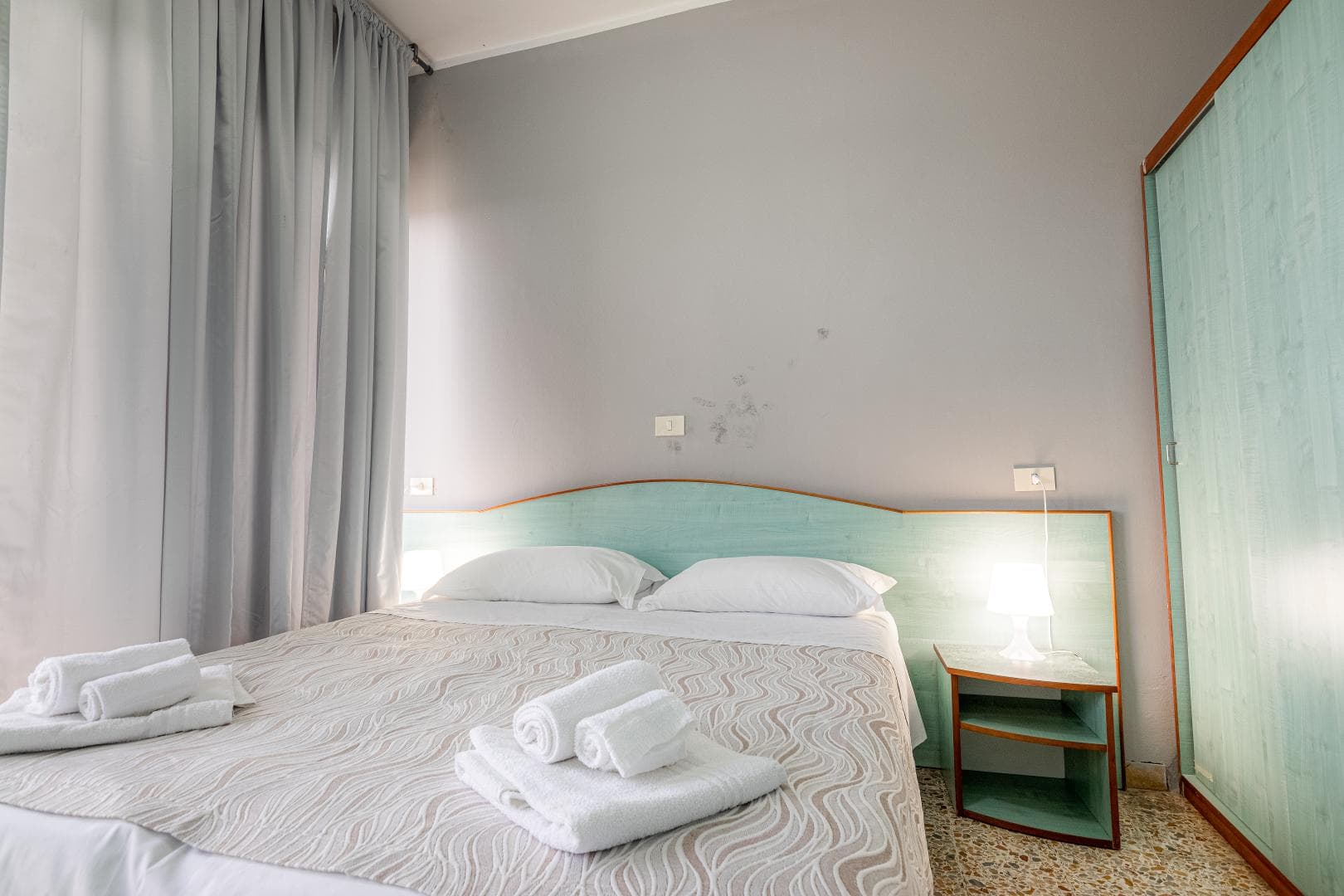 Hotel Crown foto 1