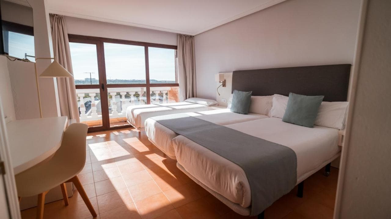 Hotel & Apartamentos Bahía Sur foto 3