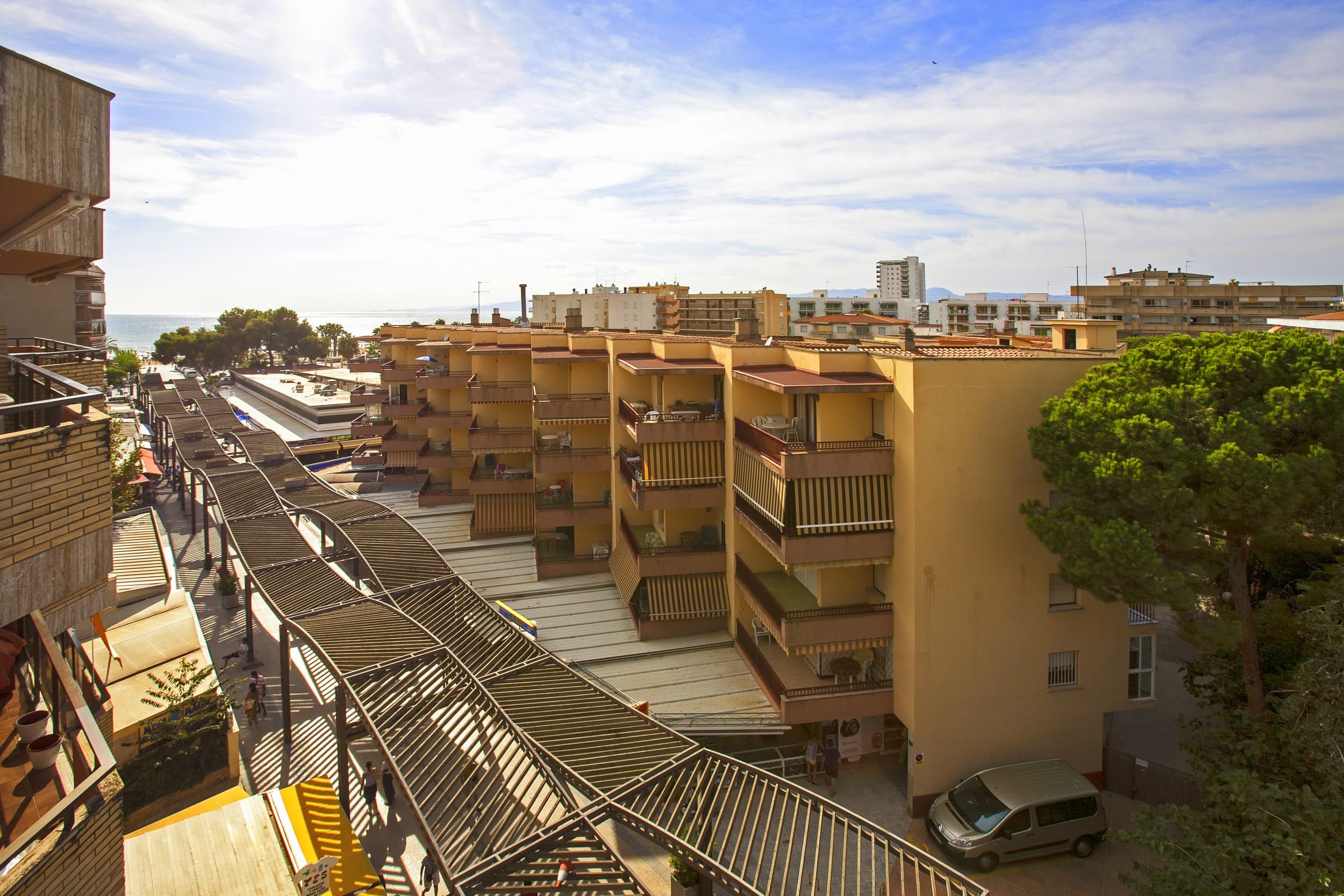 Iris Bahia Dorada Salou photo 5