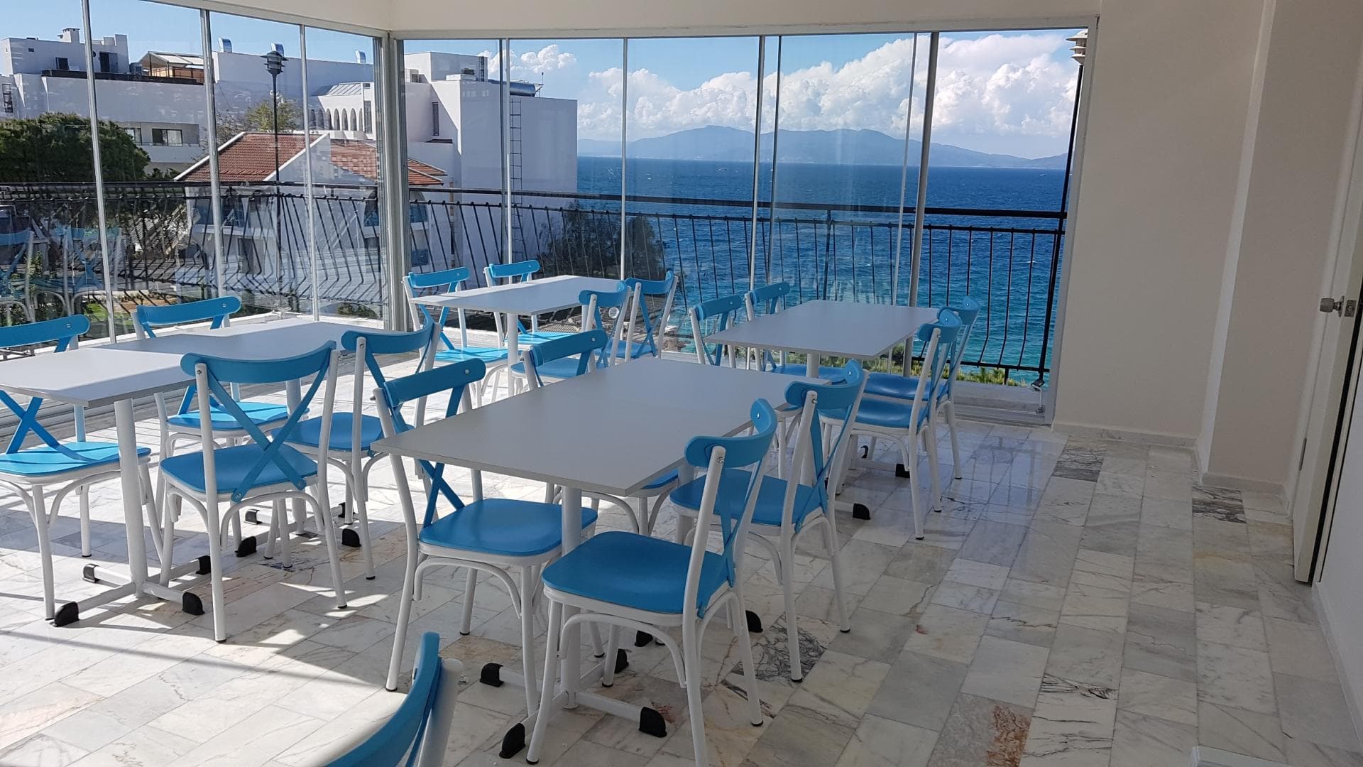 Melike Kusadasi photo 5