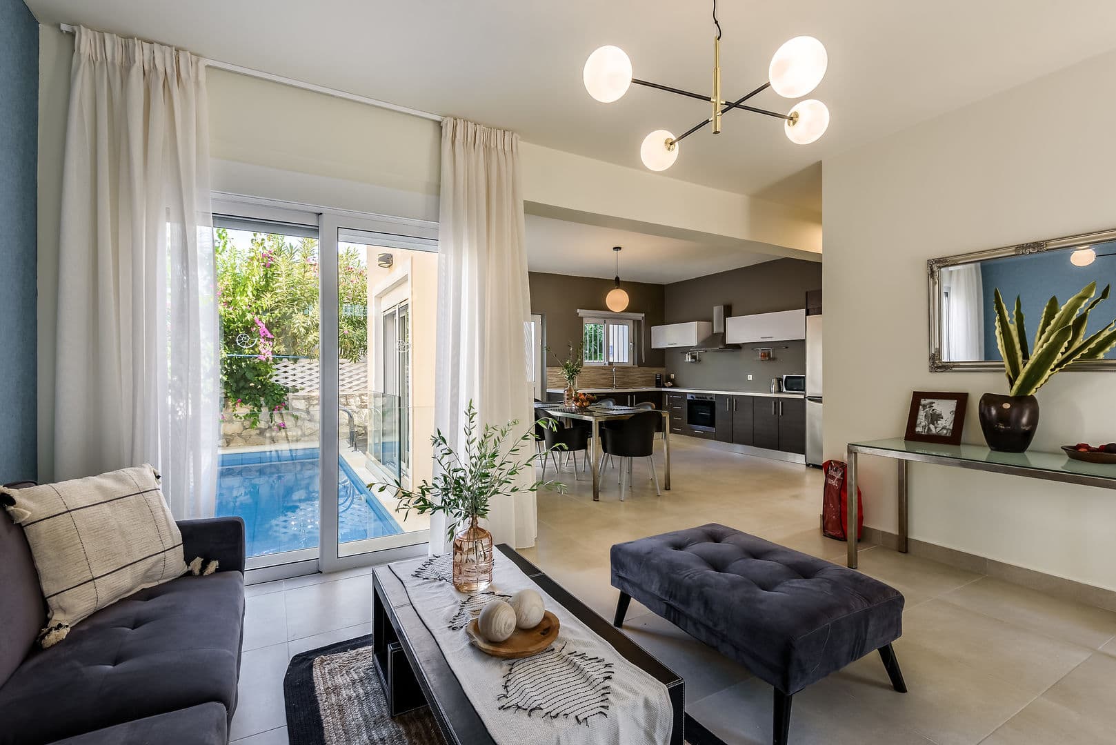 Azure Beach Sea Front Villas foto 4