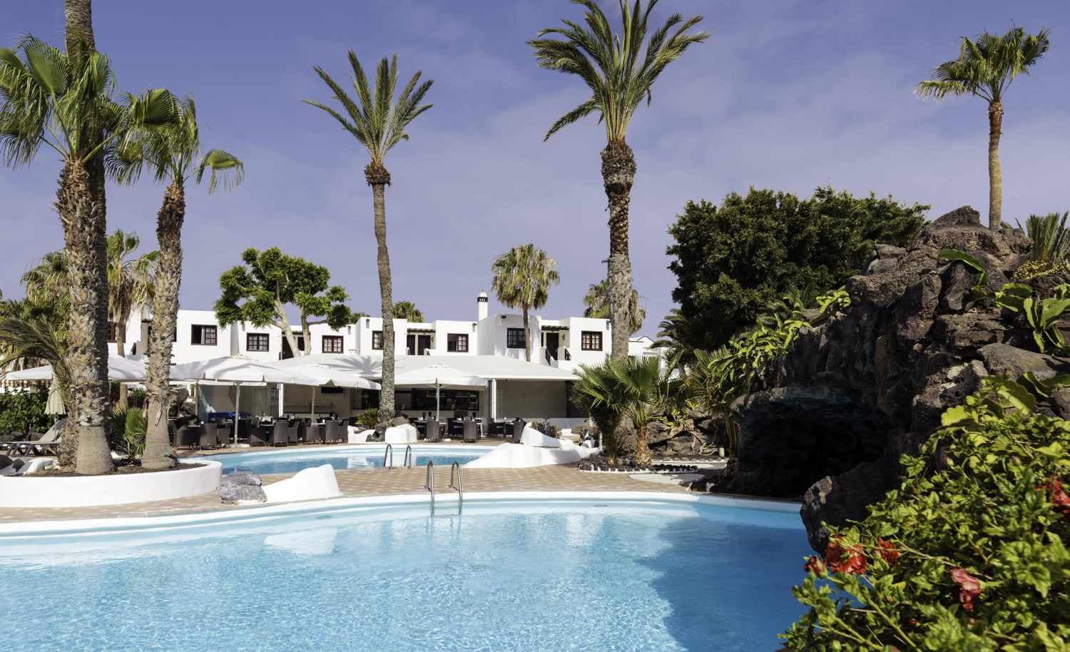 H10 White Suites