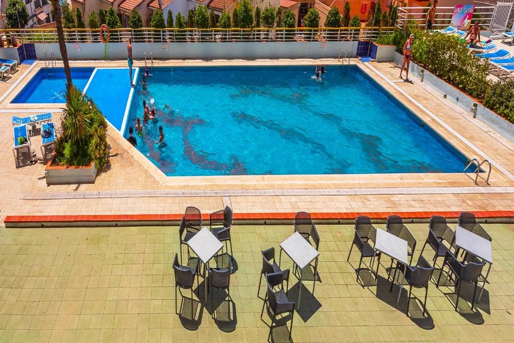Aparthotel  Xon's Platja Empuriabrava photo 5