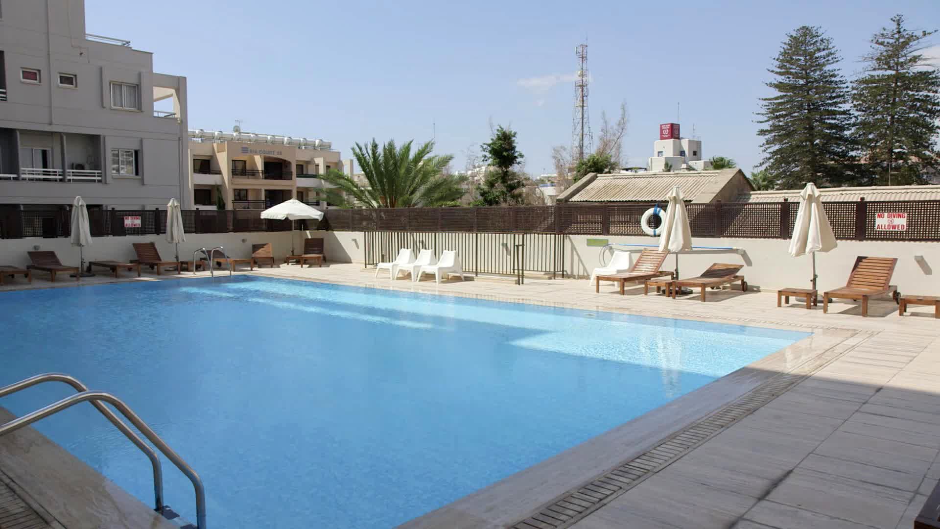 Sun Hall Beach Hotel Apts foto 1