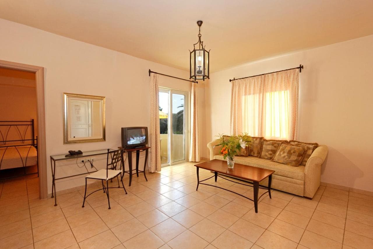 Lambrinos Suites Platanias, Chania photo 5