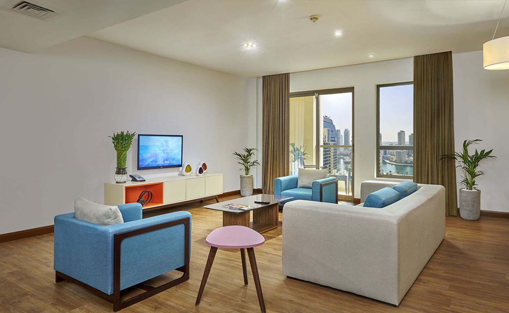 Ramada Hotel & Suites by Wyndham Dubai JBR foto 4