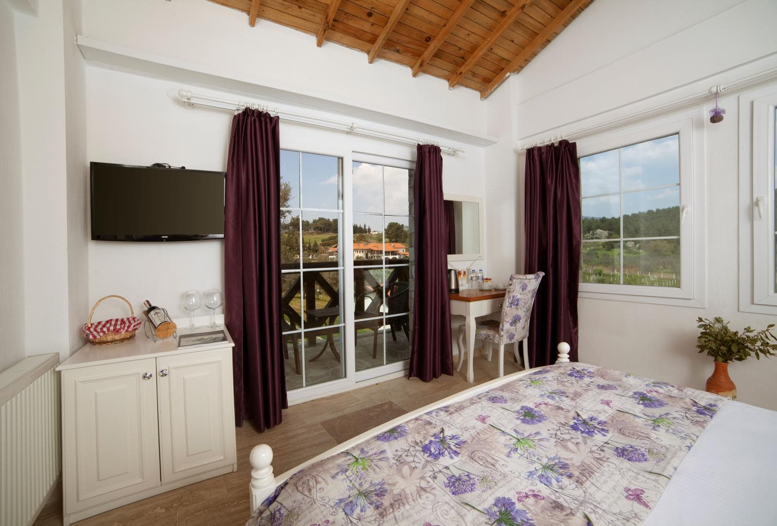 Vinifera Vineyards Hotel foto 2
