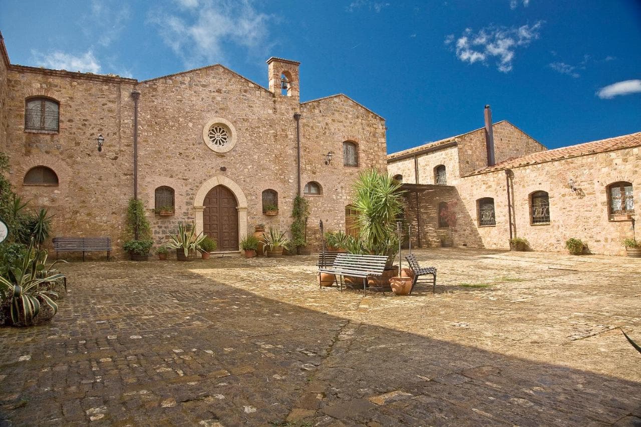 Abbazia Santa Anastasia foto 1