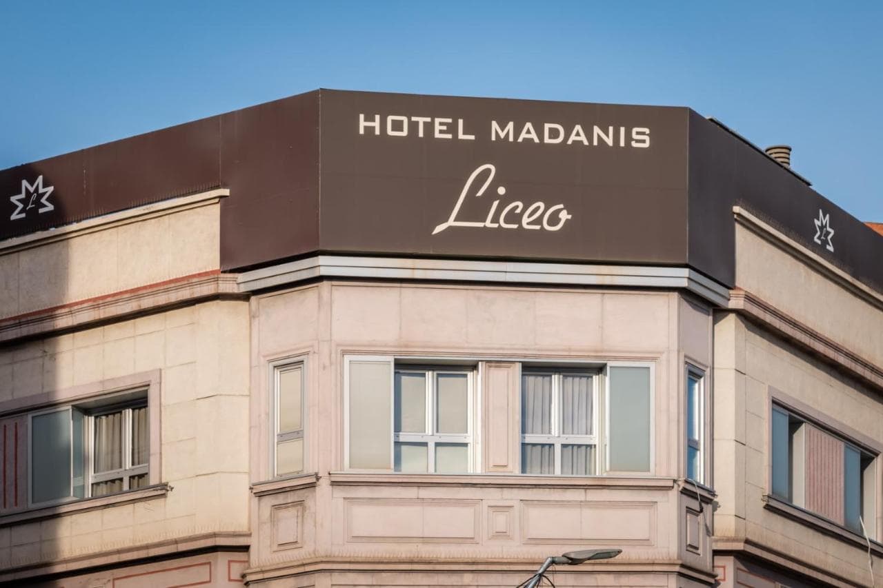 Madanis Liceo foto 1