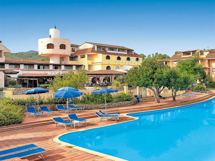 Colonna Beach Hotel & Apartments foto 1