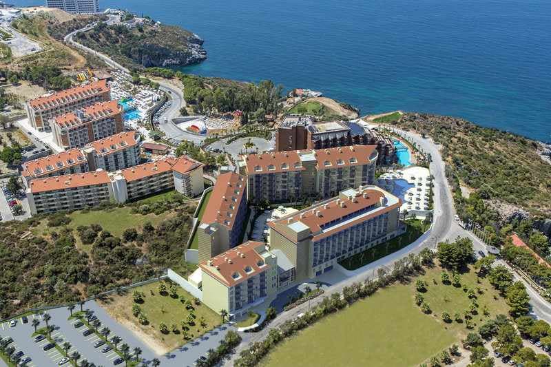Ramada Hotel & Suites by Wyndham Kusadasi foto 3