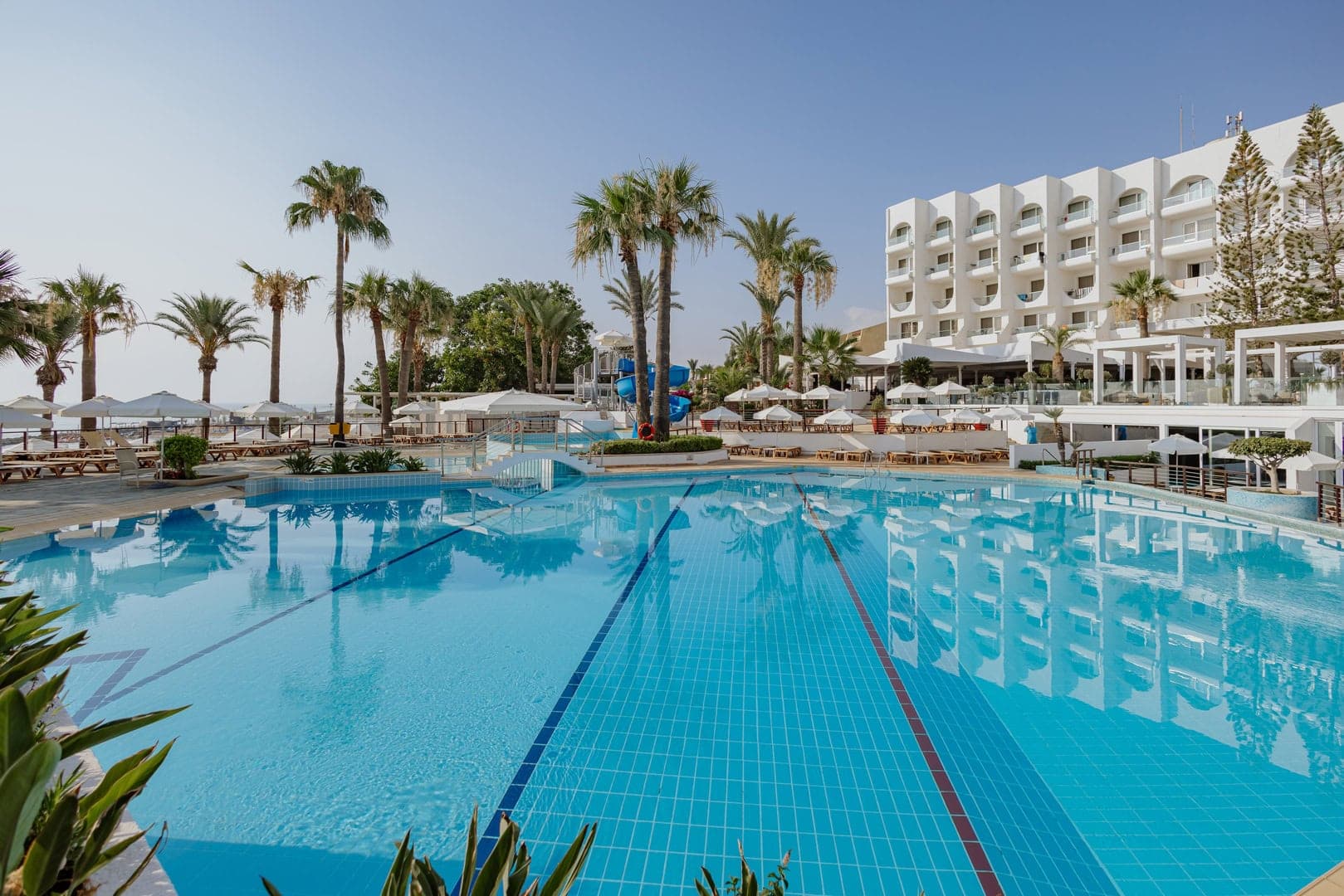 The Golden Coast Beach Hotel foto 1
