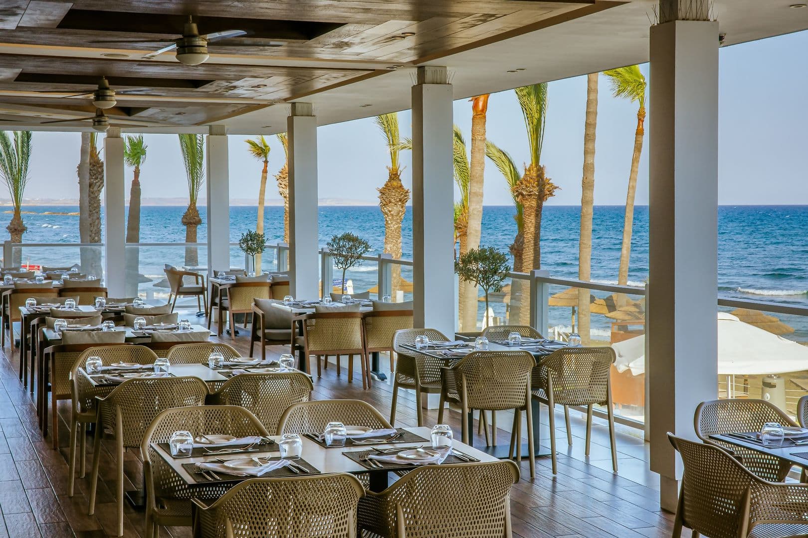 The Golden Bay Beach Hotel foto 3