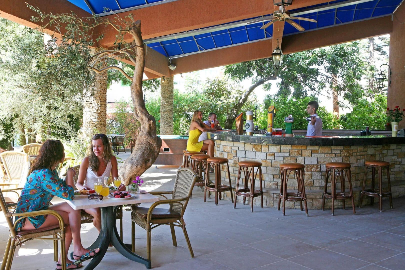Navarria Hotel Limasol photo 5