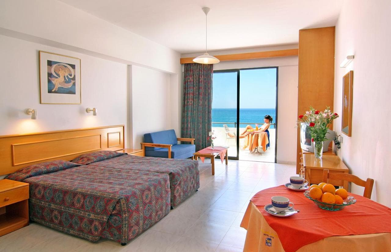 Corallia Beach Hotel Apartments foto 2