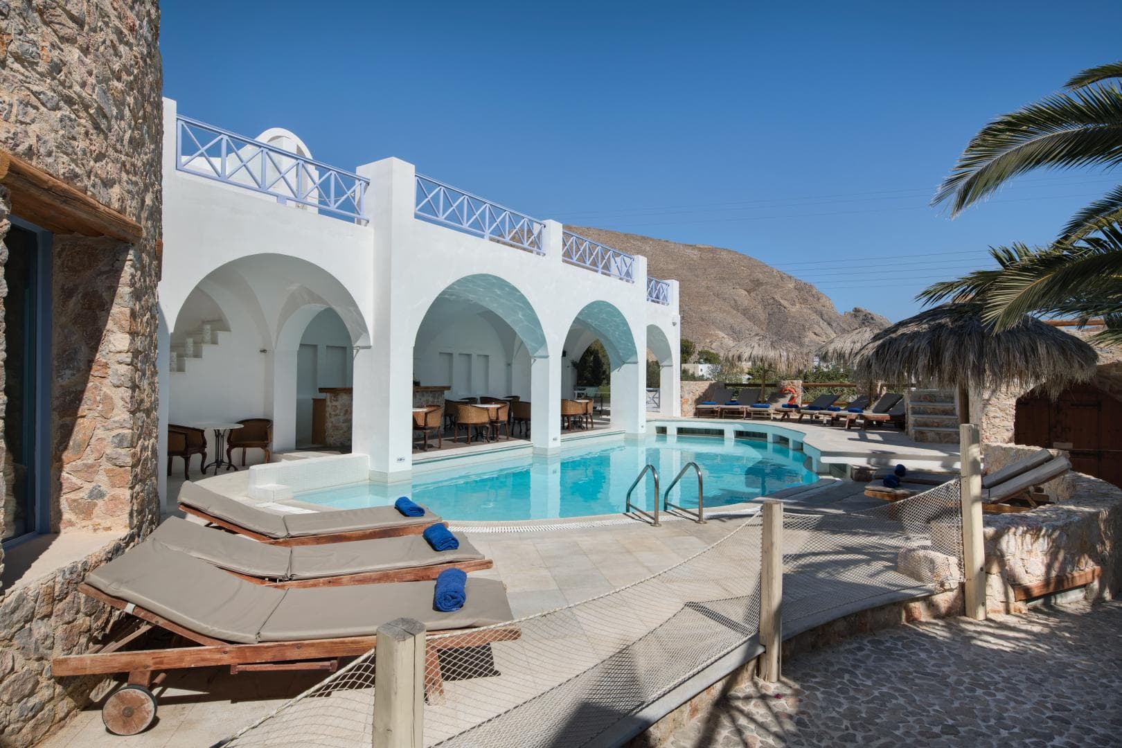 Meltemi Luxury Suites Perissa photo 5