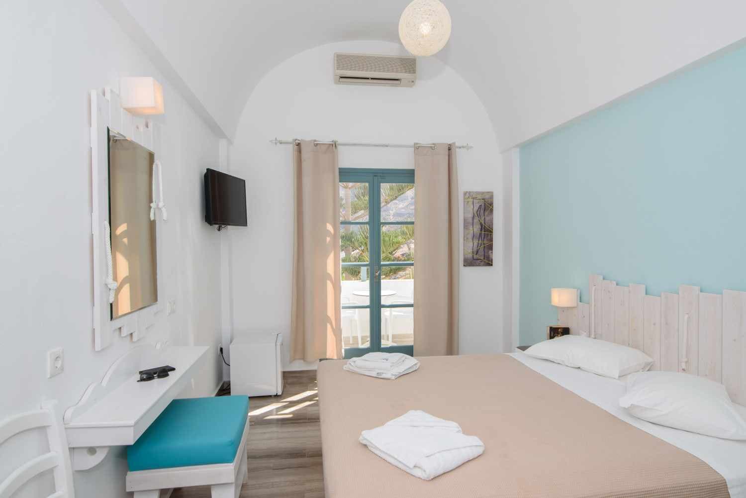Iris Hotel Kamari photo 5
