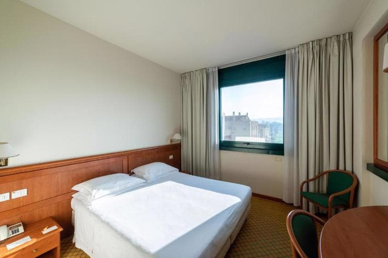 Phi Hotel Emilia foto 1