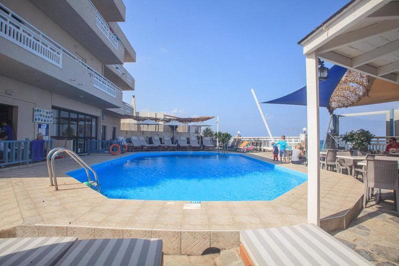 Almare Beach foto 1