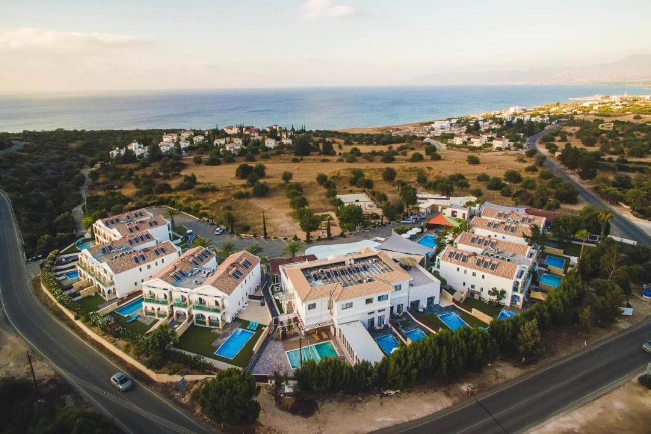 Latchi Escape Hotel & Suites foto 1