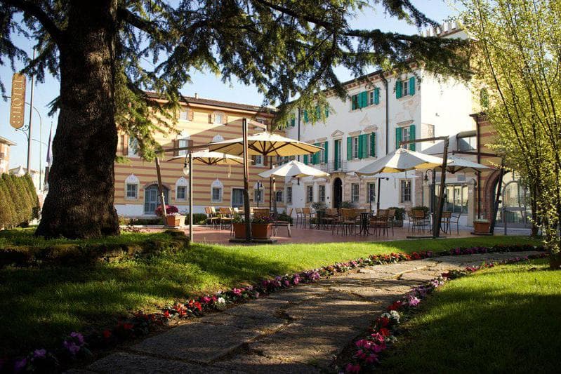 Hotel Villa Malaspina Castel d'Azzano photo 5