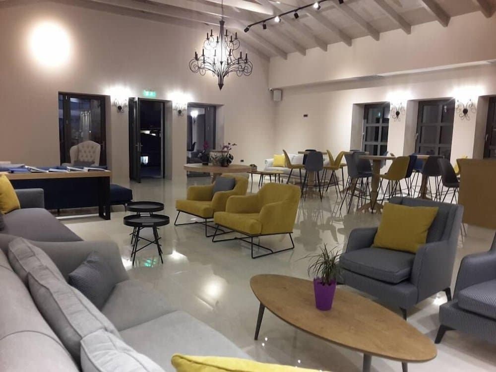 Adams Hotel Para photo 5