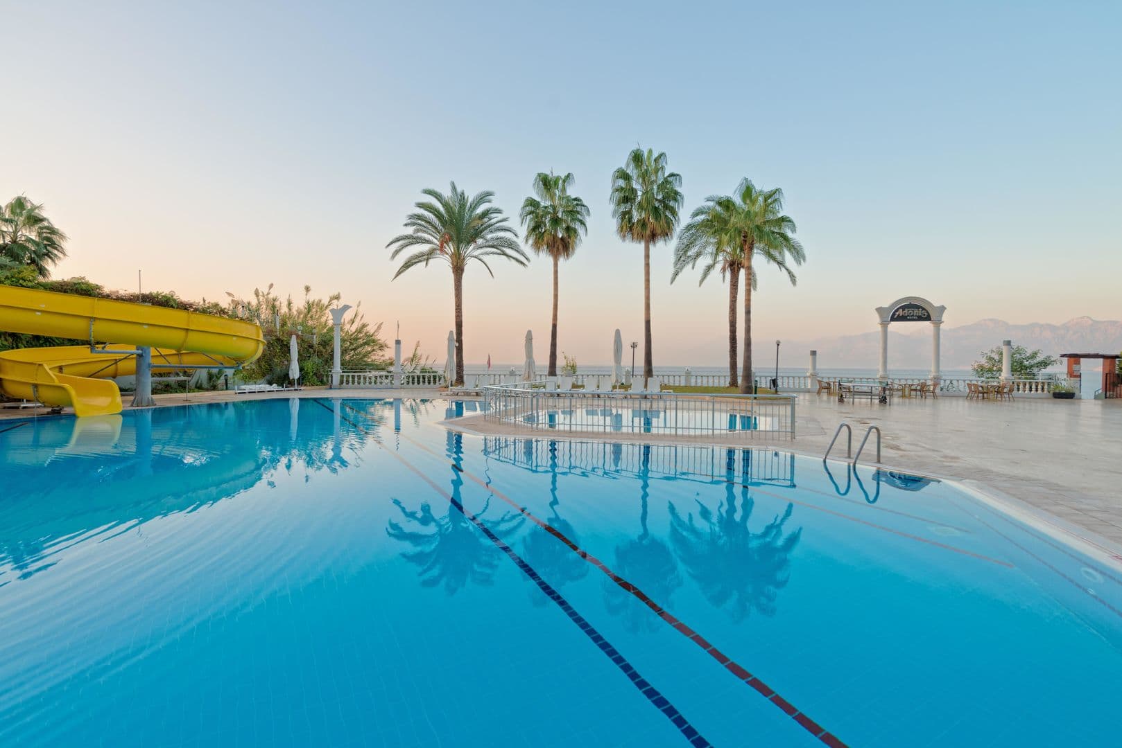 Adonis Hotel foto 1